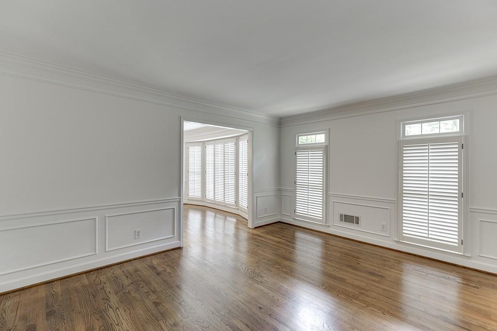 7660 Dunvegan Close, Sandy Springs, Georgia image 6