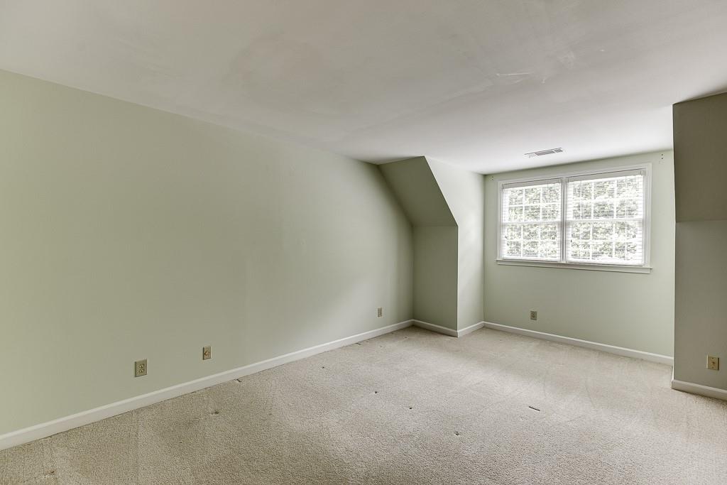 7660 Dunvegan Close, Sandy Springs, Georgia image 42