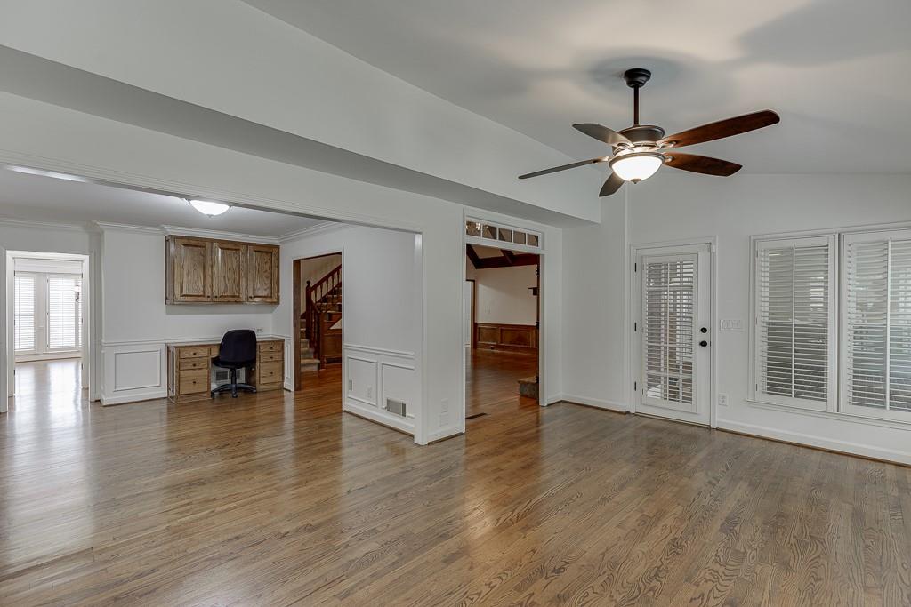 7660 Dunvegan Close, Sandy Springs, Georgia image 25