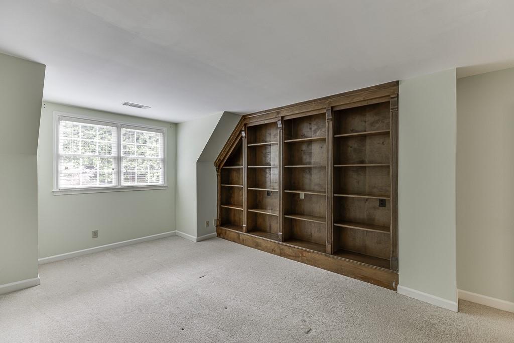7660 Dunvegan Close, Sandy Springs, Georgia image 43