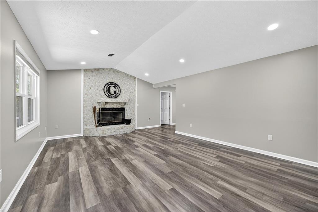 146 Highview Road SE