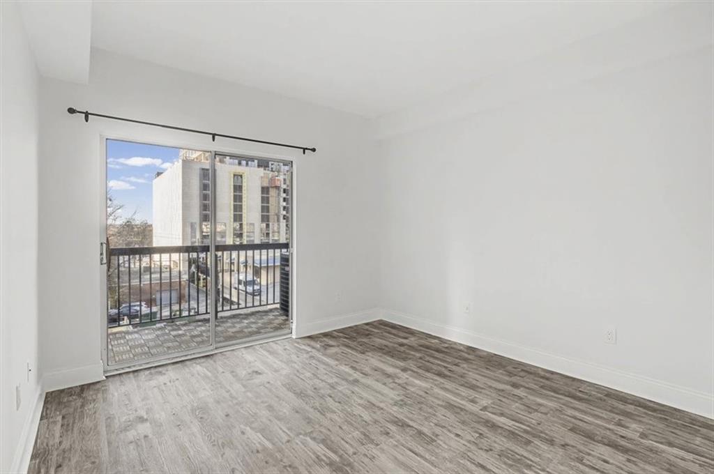 1074 Peachtree Walk NE B322