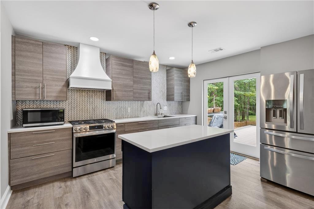 3827 Lance Bluff Court