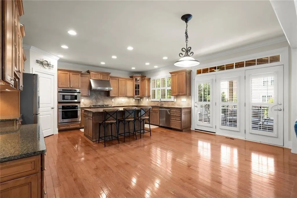 Alpharetta, Georgia 30022, United States, 7 Bedrooms Bedrooms, ,5 BathroomsBathrooms,Residential,Active,189504