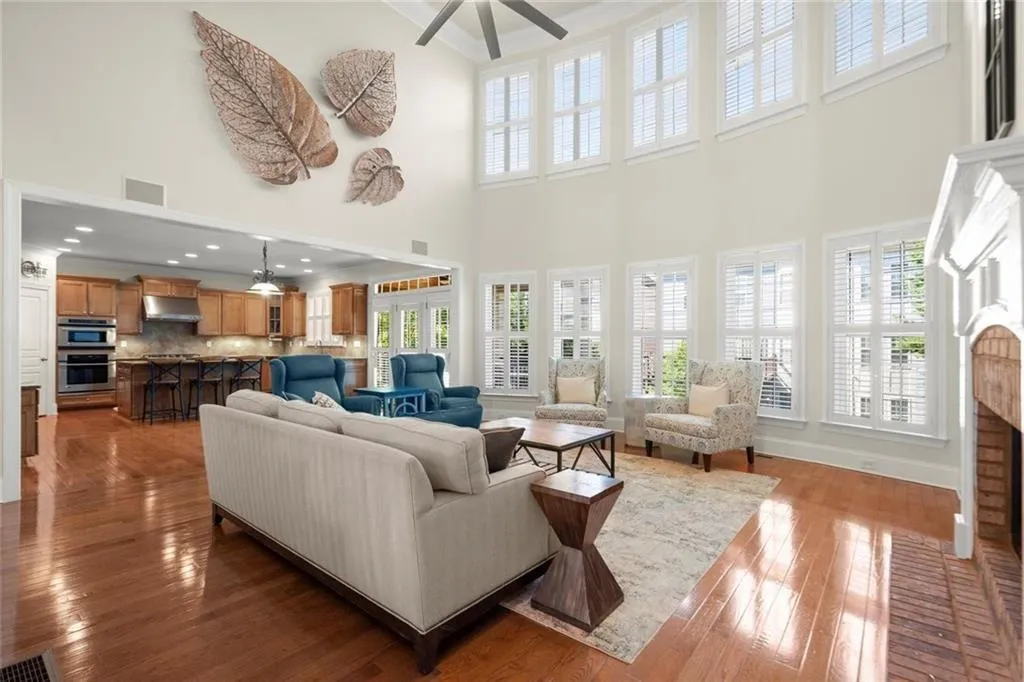 Alpharetta, Georgia 30022, United States, 7 Bedrooms Bedrooms, ,5 BathroomsBathrooms,Residential,Active,189504