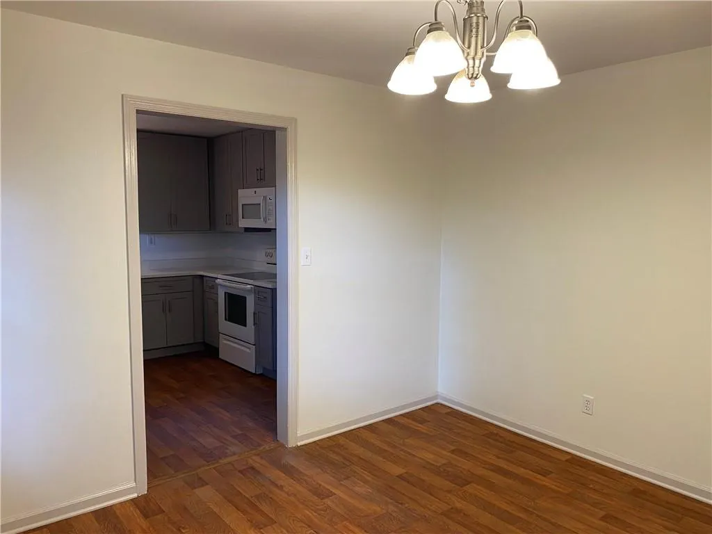 Smyrna, Georgia 30082, United States, 2 Bedrooms Bedrooms, ,1 BathroomBathrooms,Residential,Active,27689