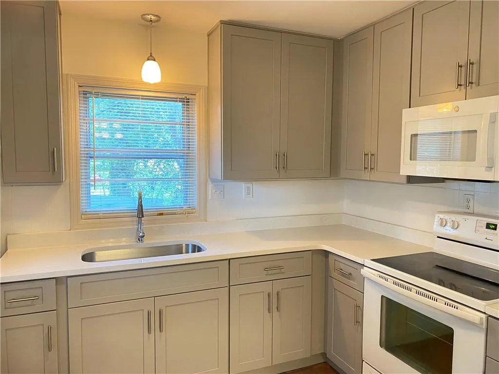 Smyrna, Georgia 30082, United States, 2 Bedrooms Bedrooms, ,1 BathroomBathrooms,Residential,Active,27689 Smyrna, Georgia 30082, United States, 2 Bedrooms Bedrooms, ,1 BathroomBathrooms,Residential,Active,27689