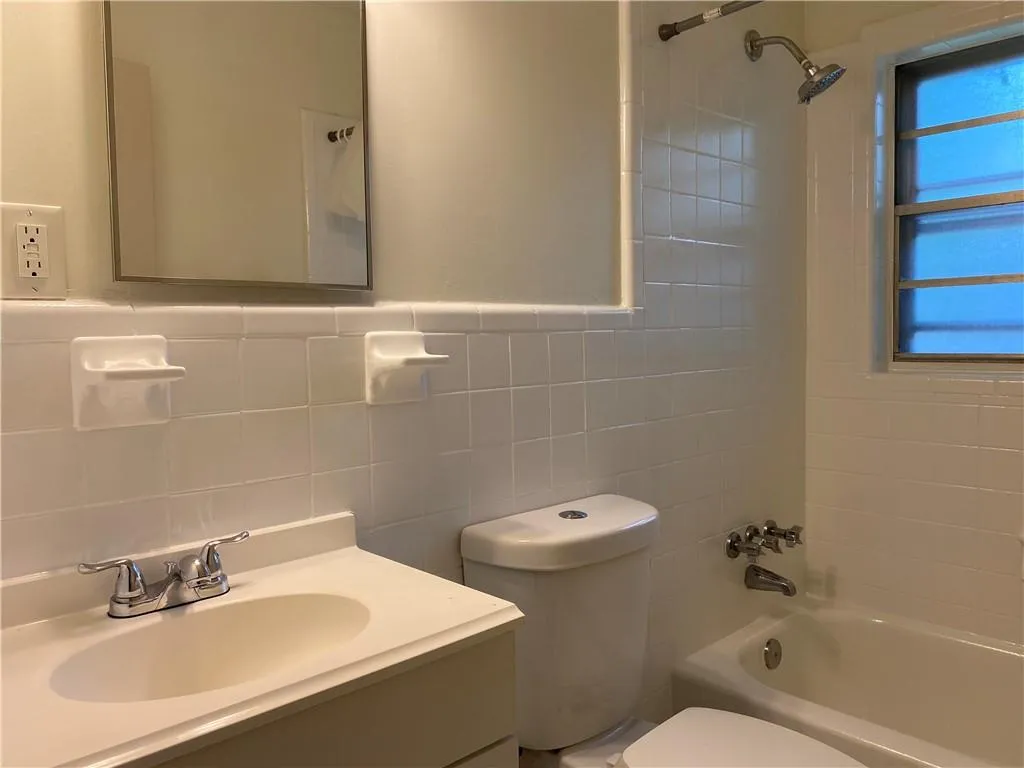 Smyrna, Georgia 30082, United States, 2 Bedrooms Bedrooms, ,1 BathroomBathrooms,Residential,Active,27689