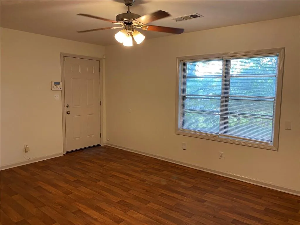 Smyrna, Georgia 30082, United States, 2 Bedrooms Bedrooms, ,1 BathroomBathrooms,Residential,Active,27689