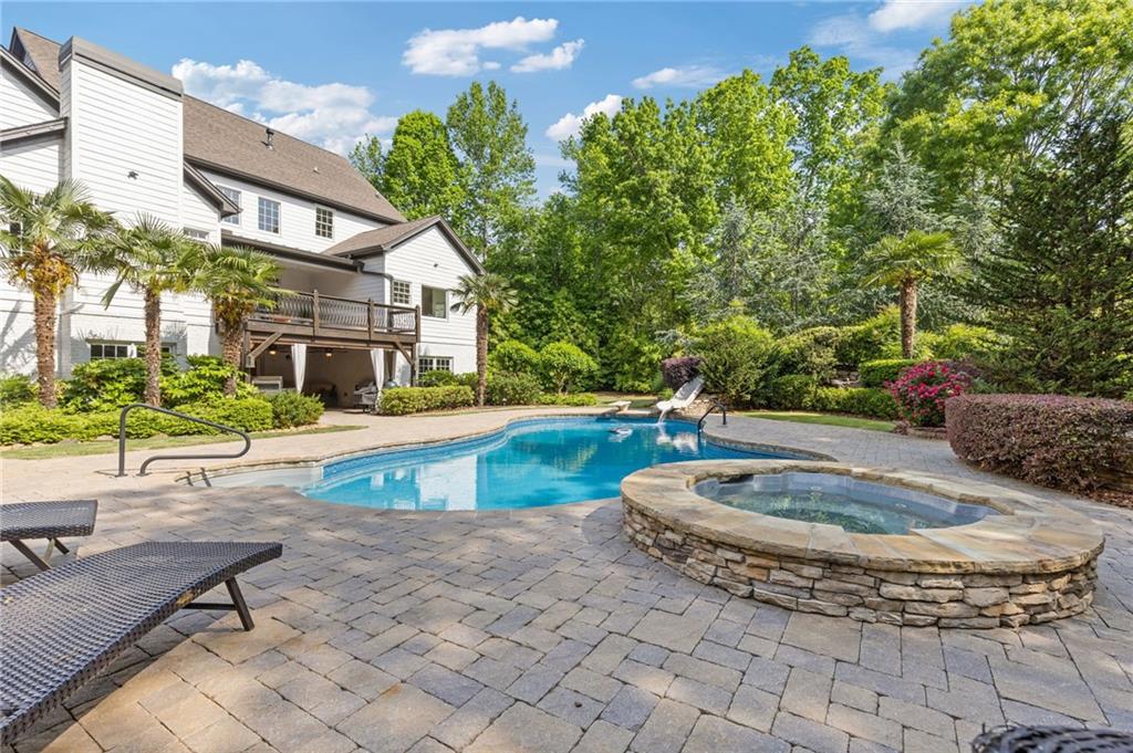 110 Hawks Bend