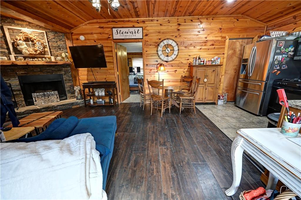 635 Long Branch Trail