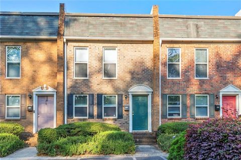 Photo of 245 Winding River Drive Dr #E, Sandy Springs, GA 30350 (MLS # 7746526)