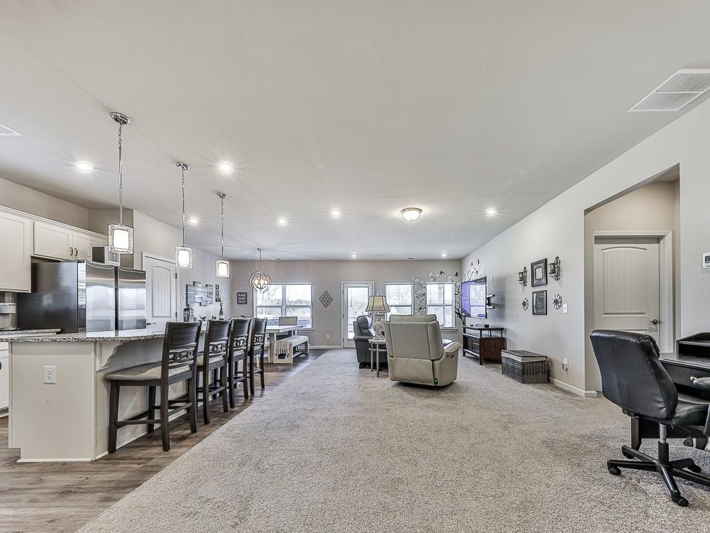 652 Summerfield Lane NW