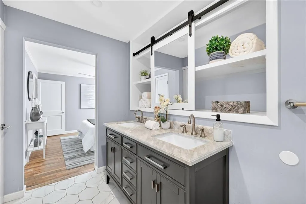 Atlanta, Georgia 30324, United States, 4 Bedrooms Bedrooms, ,3 BathroomsBathrooms,Residential,Active,239255