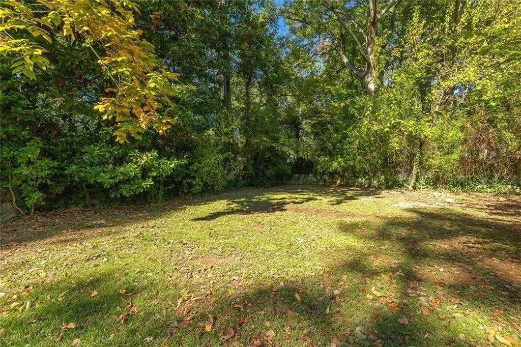 Atlanta, Georgia 30324, United States, 4 Bedrooms Bedrooms, ,3 BathroomsBathrooms,Residential,Active,239255