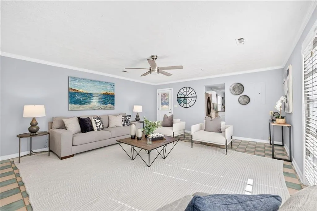 Atlanta, Georgia 30324, United States, 4 Bedrooms Bedrooms, ,3 BathroomsBathrooms,Residential,Active,239255