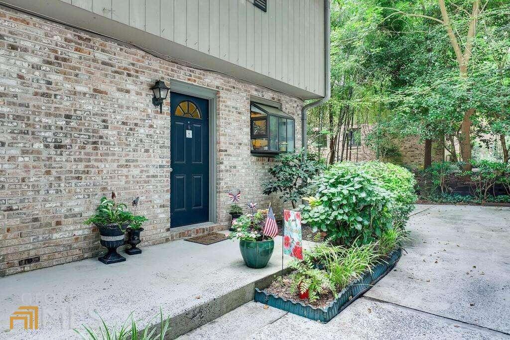 2515 Skyland Trail NE