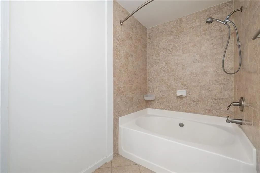 Atlanta, Georgia 30319, United States, 2 Bedrooms Bedrooms, ,3 BathroomsBathrooms,Residential,Active,120859