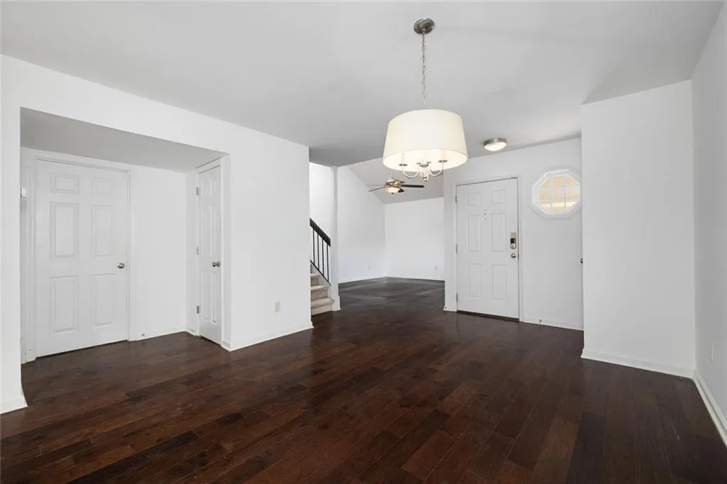 Atlanta, Georgia 30319, United States, 2 Bedrooms Bedrooms, ,3 BathroomsBathrooms,Residential,Active,120859