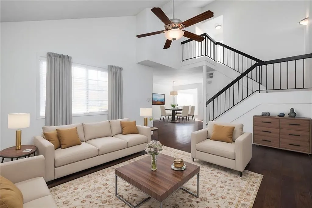 Atlanta, Georgia 30319, United States, 2 Bedrooms Bedrooms, ,3 BathroomsBathrooms,Residential,Active,120859