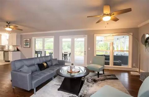 listing image 105