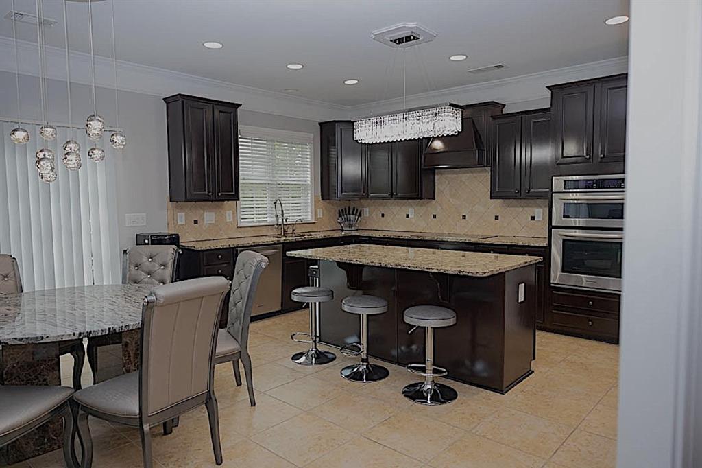 6614 Covered Bridge Way