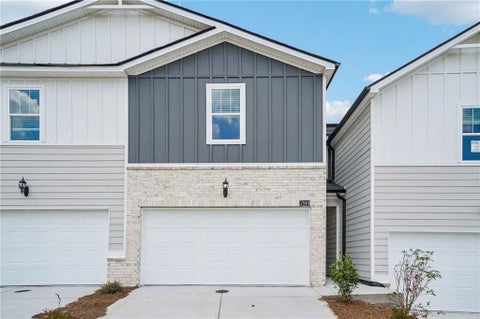 Townhouse For Sale - 7844 Marie Way<br/> Fairburn, GA 30213
