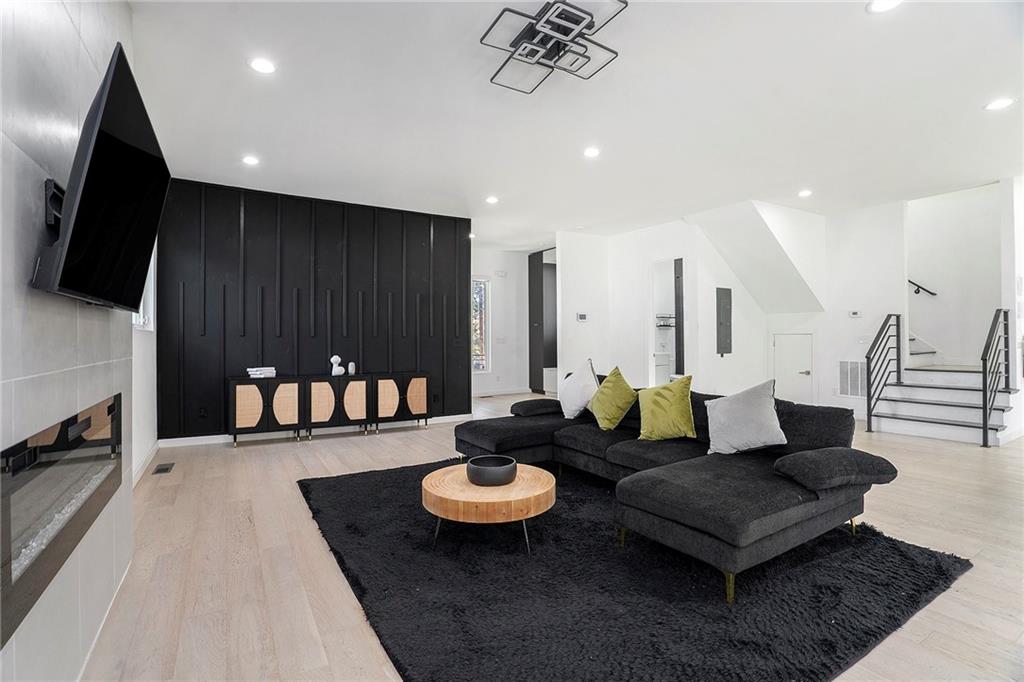 833 Humphries Street SW