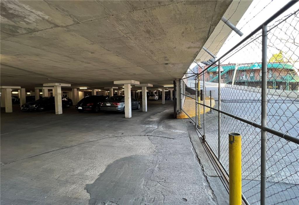 Peachtree Battle Condominium - Residential