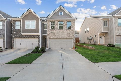 Townhouse For Rent - 2244 Mulsanne Drive<br/> Lithonia, GA 30058