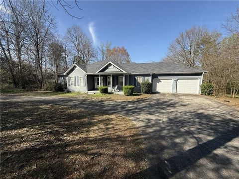 Homes For Sale - 3712 Skyline Place<br/> Rex, GA 30273