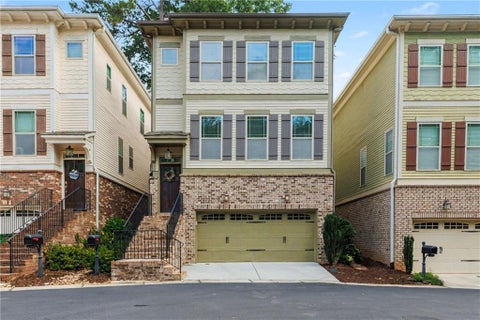 Homes For Sale - 2126 Elvan Circle<br/> Atlanta, GA 30317