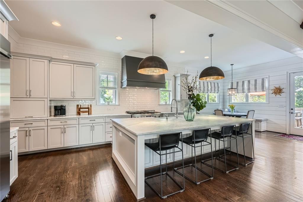555 E Wesley Road, Atlanta, Georgia image 10
