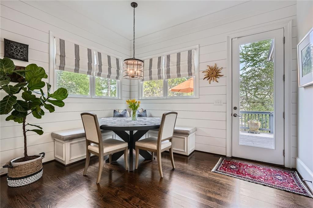 555 E Wesley Road, Atlanta, Georgia image 16