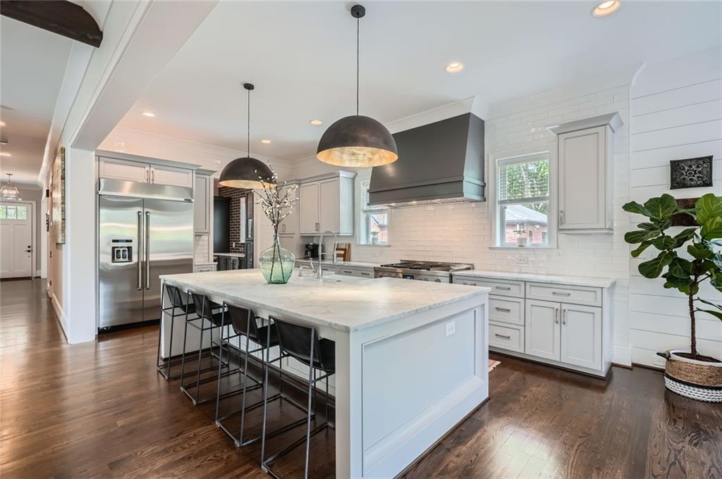 555 E Wesley Road, Atlanta, Georgia image 11