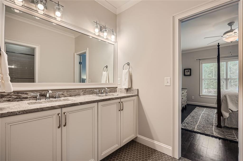 555 E Wesley Road, Atlanta, Georgia image 33
