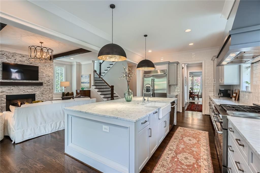 555 E Wesley Road, Atlanta, Georgia image 14