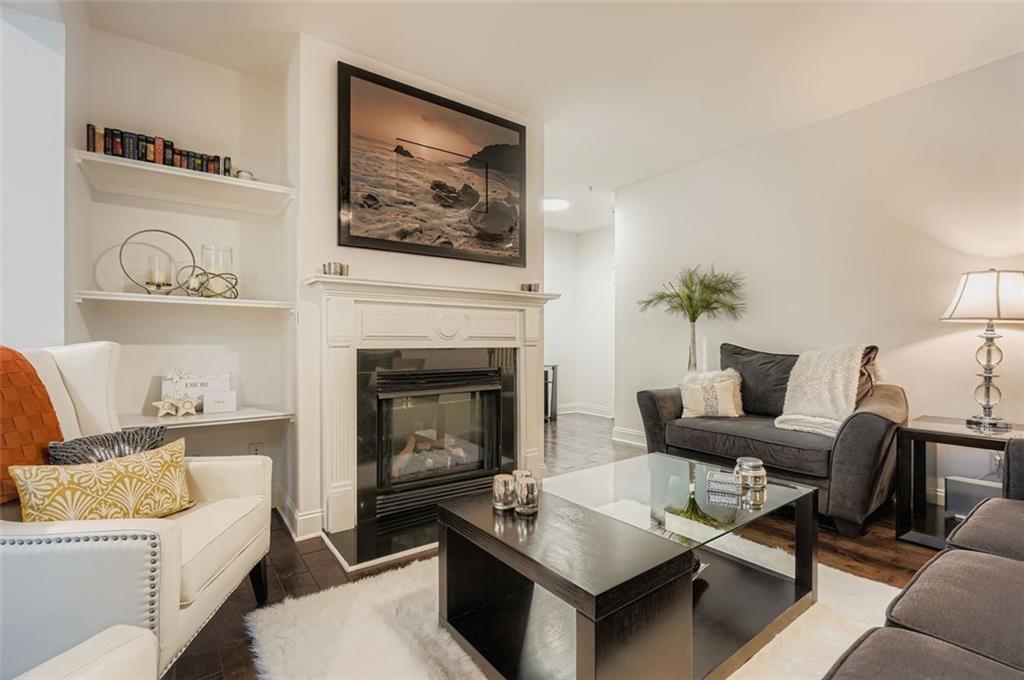 2210 KNOXHILL View SE