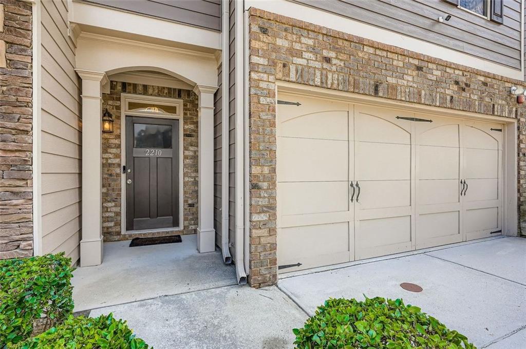 2210 KNOXHILL View SE