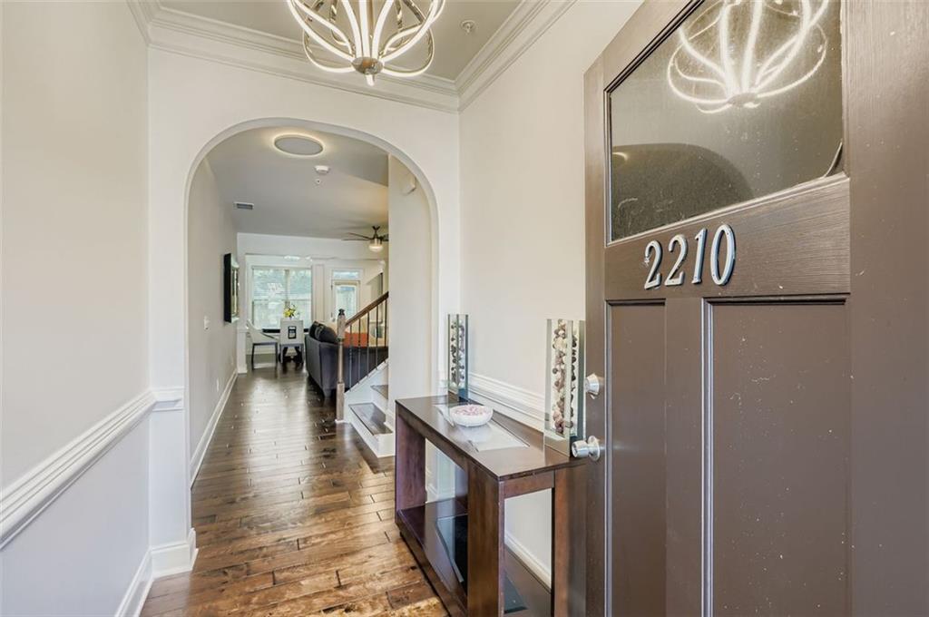 2210 KNOXHILL View SE