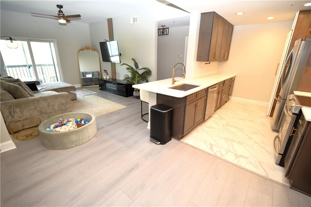 1074 Peachtree Walk NE B508