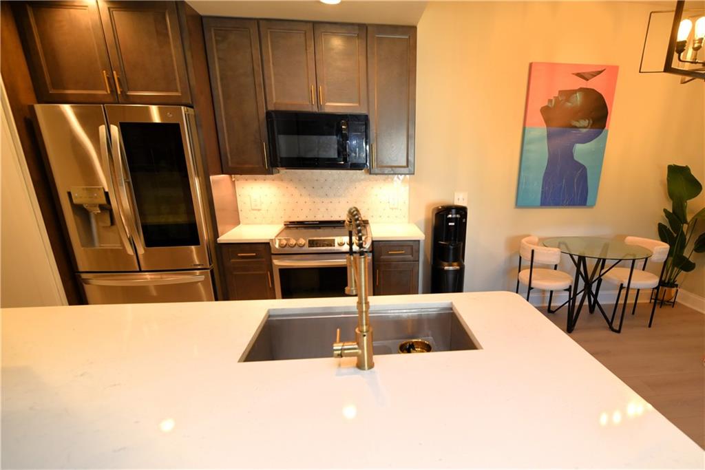 1074 Peachtree Walk NE B508