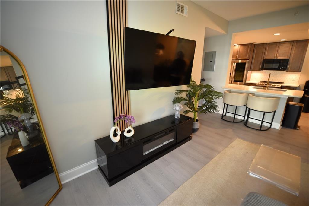 1074 Peachtree Walk NE B508