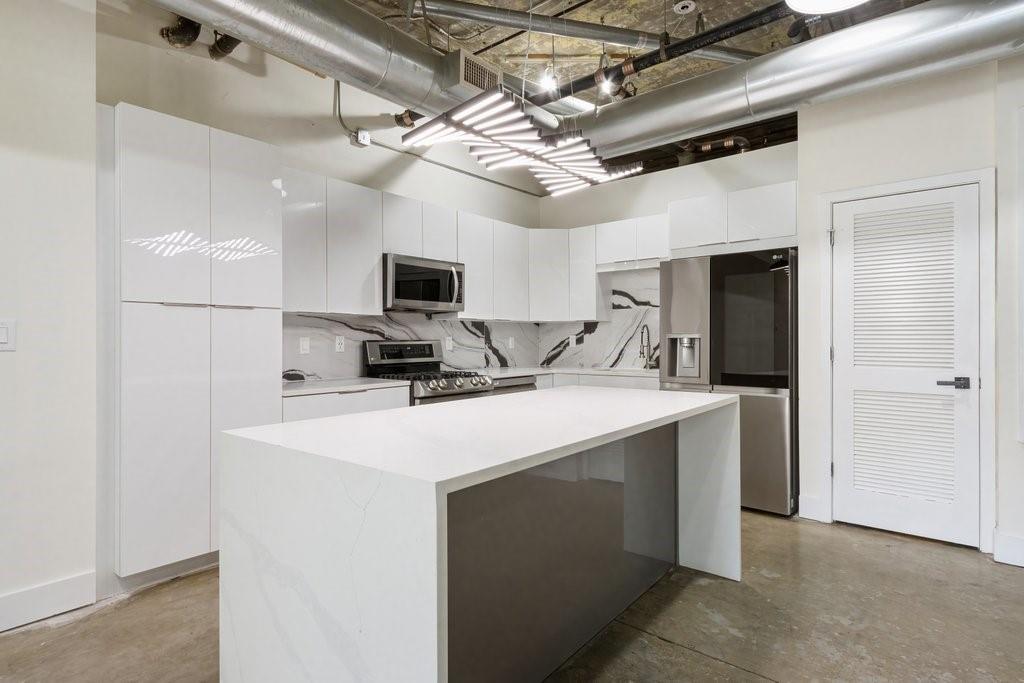 505 Whitehall Street SW 102