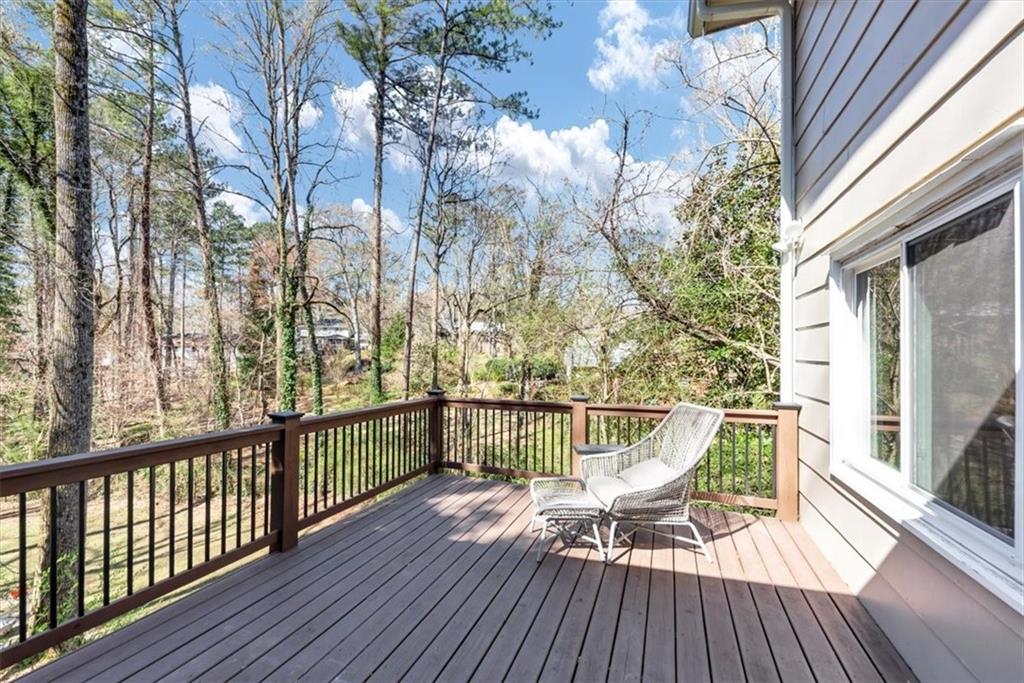 330 Knoll Woods Drive, Roswell, Georgia image 28