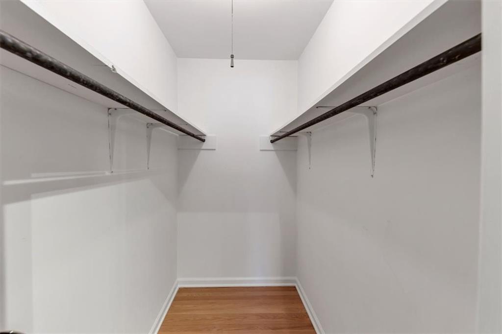 330 Knoll Woods Drive, Roswell, Georgia image 37