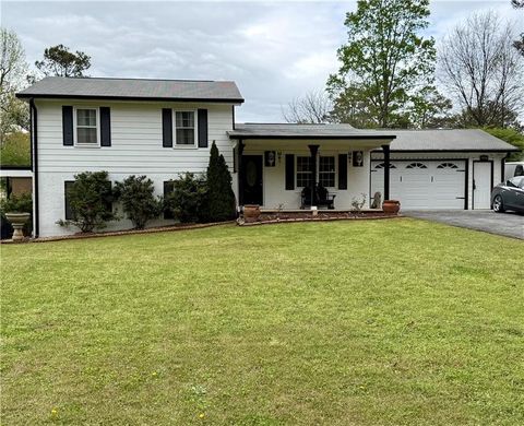Homes For Sale - 3007 Hidden Drive<br/> Lawrenceville, GA 30044