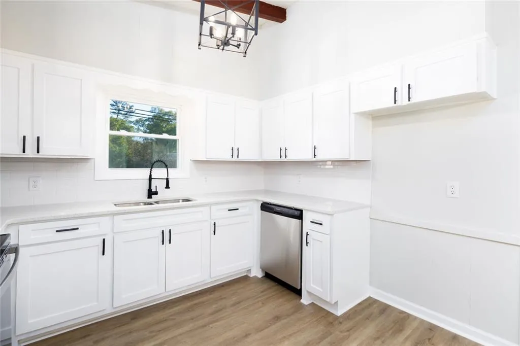 Columbus, Georgia 31907, United States, 4 Bedrooms Bedrooms, ,2 BathroomsBathrooms,Residential,Active,93216