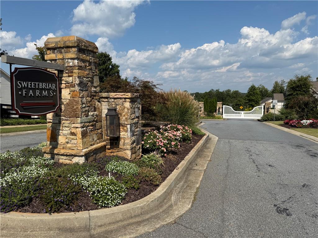 SWEETBRIAR FARMS - Residential
