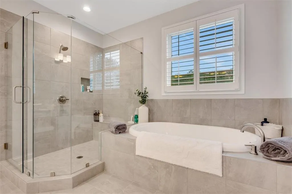 Acworth, Georgia 30101, United States, 3 Bedrooms Bedrooms, ,4 BathroomsBathrooms,Residential,Active,104702